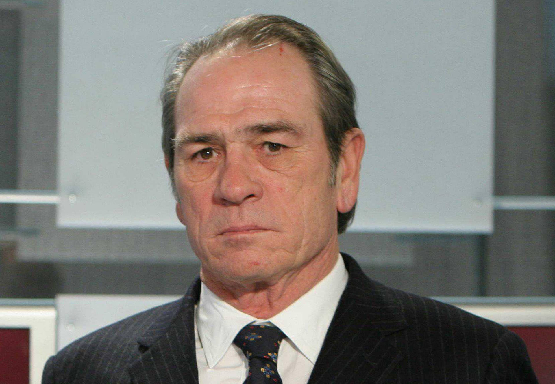 Tommy Lee Jones Innocent Face Background