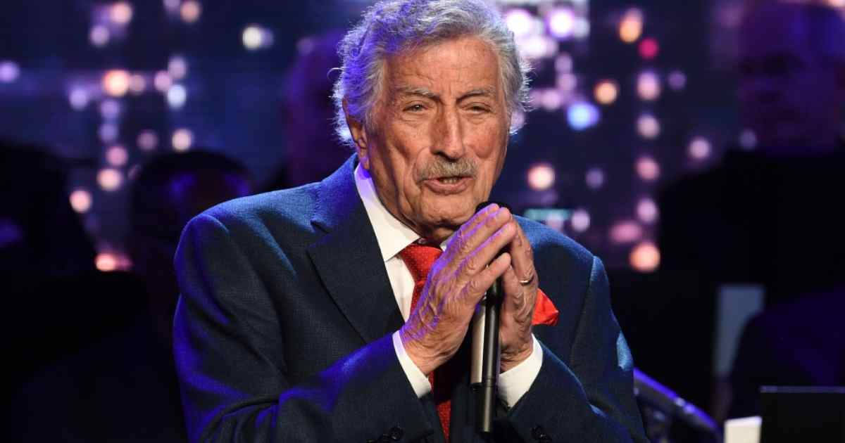 Tony Bennett Christmas Theme