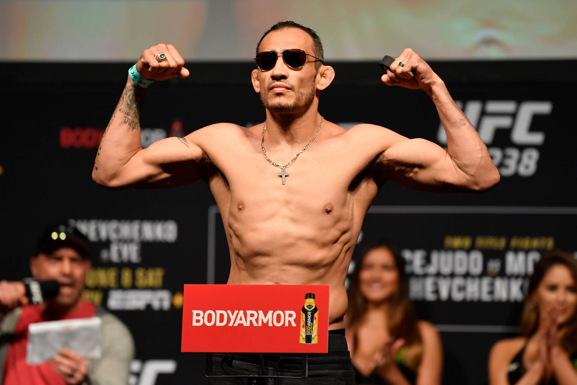 Tony Ferguson Ufc Weigh-in In Shades Background