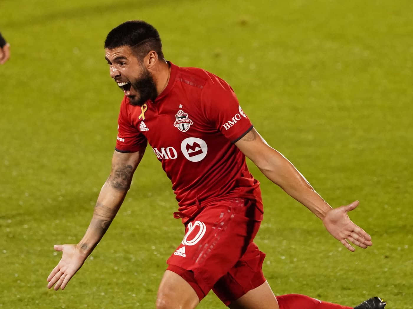 Toronto Fc Alejandro Pozuelo Celebrating Background