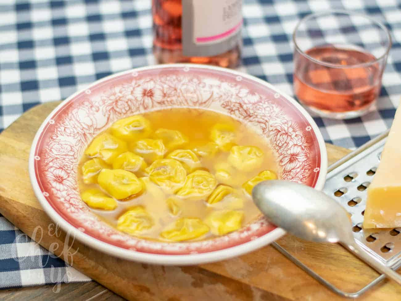 Tortellini In Brodo At A Picnic Background