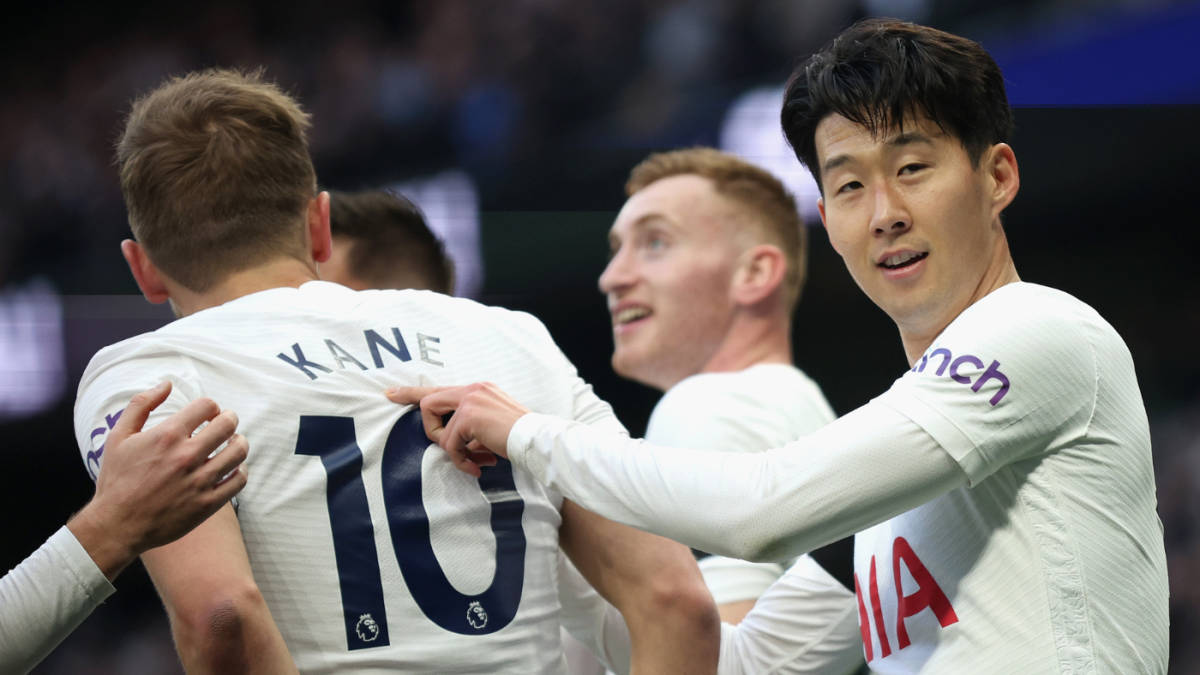 Tottenham Hotspurs Fc In White Uniforms Background