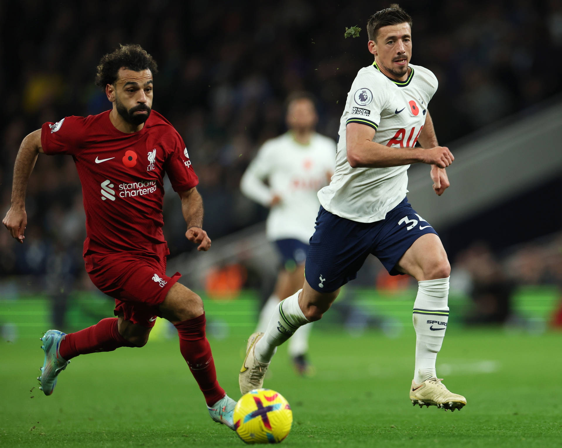 Tottenham Hotspurs Fc Playing Soccer