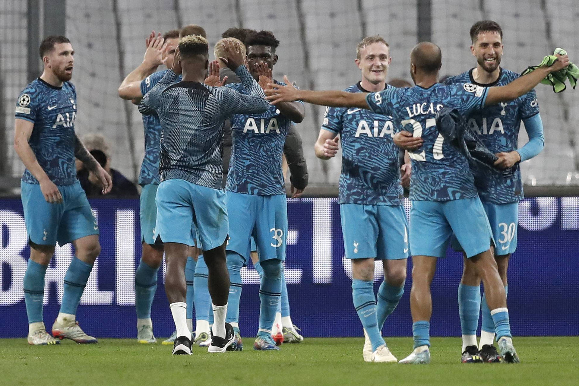 Tottenham Hotspurs Fc Wearing Blue