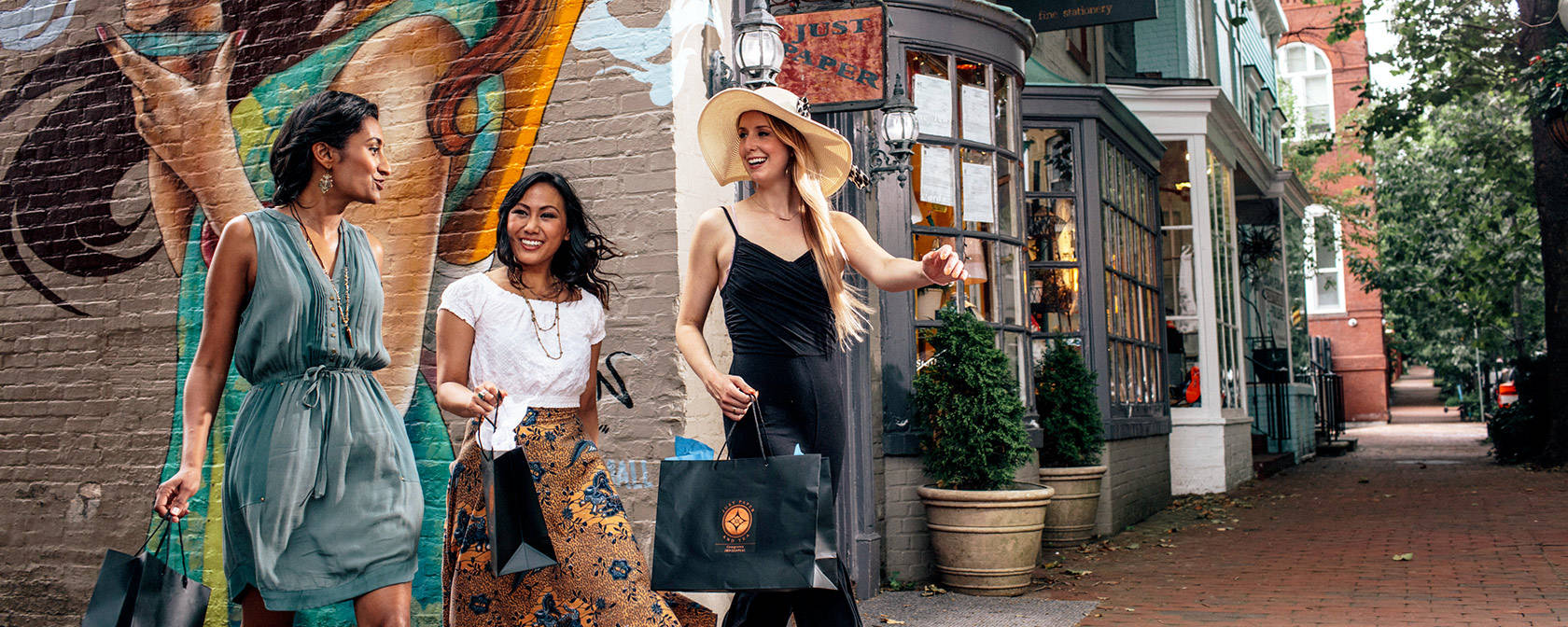 Tourists In Georgetown Background