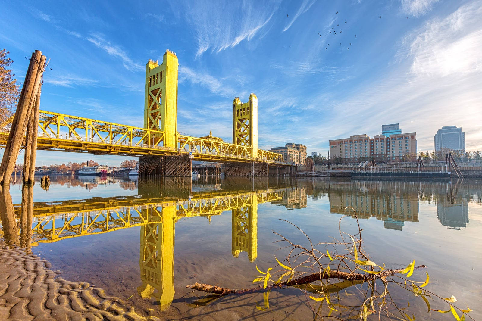 Tower Bridge And Sacramento River Background