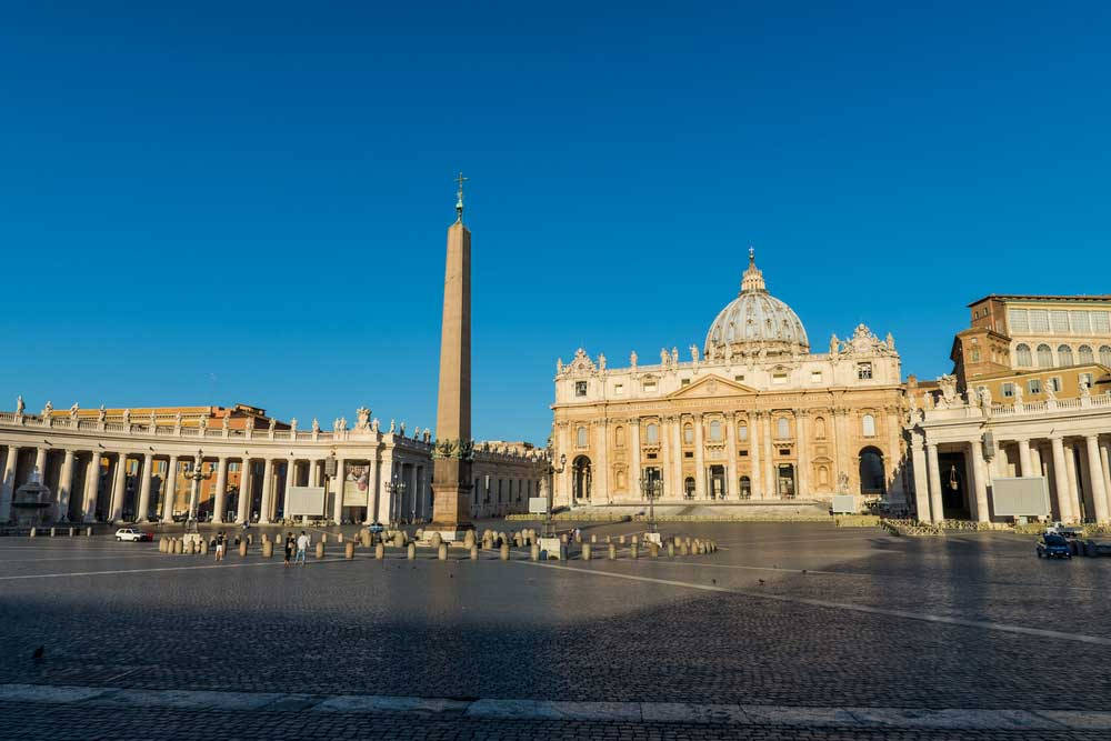 Town Square And Church Vatican Background