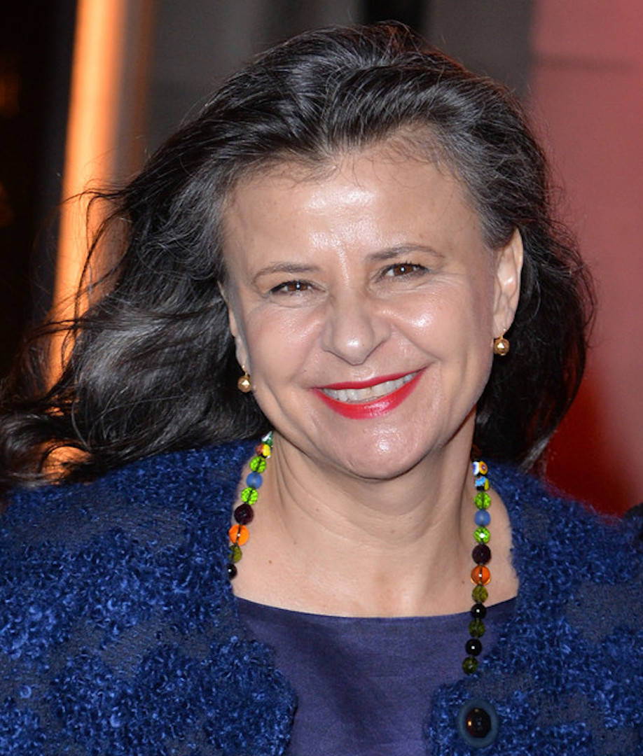 Tracey Ullman Beautiful Blue Dress Background