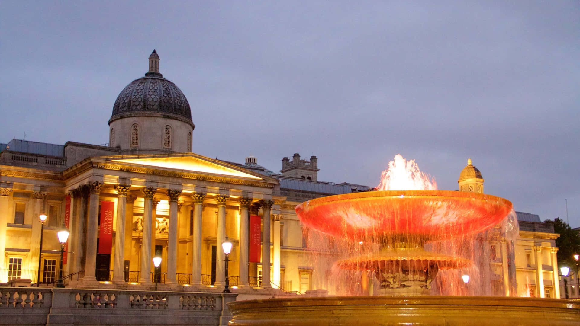Trafalgar Square Museum At Night