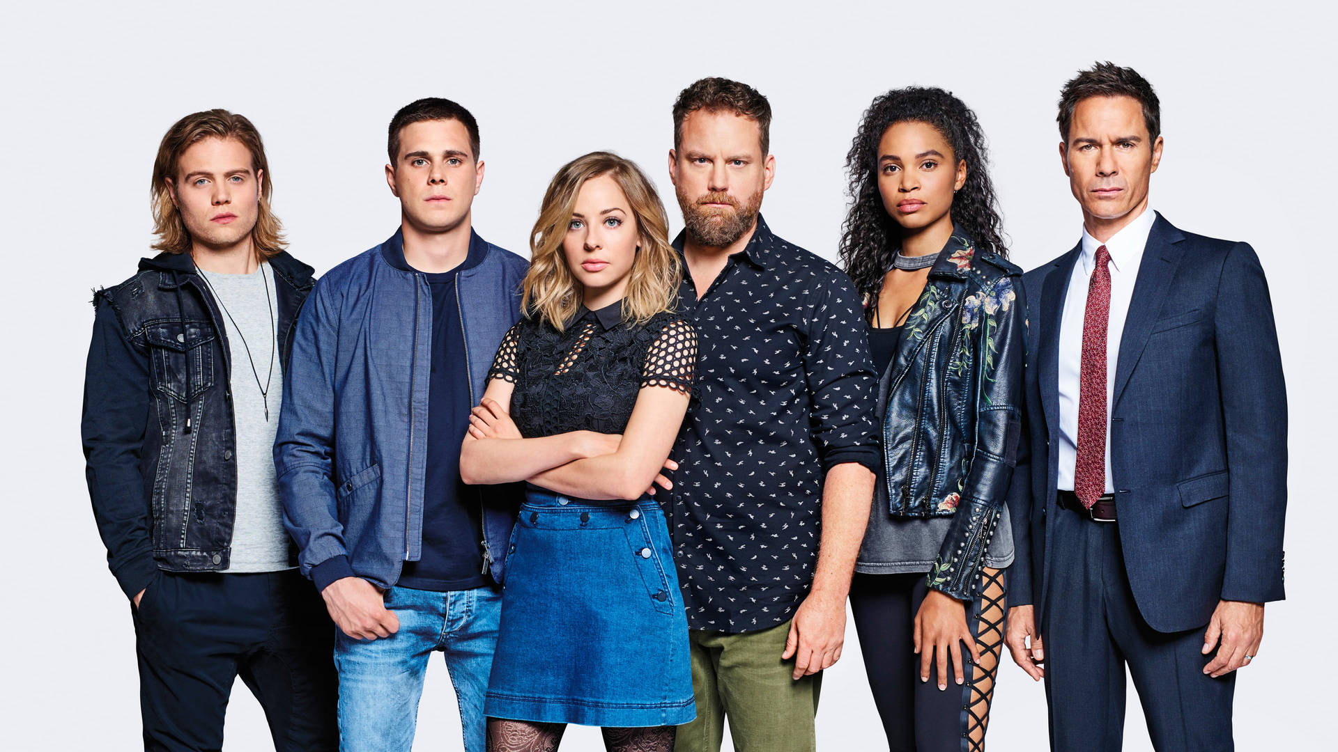 Travelers Cast Actors Hd Background