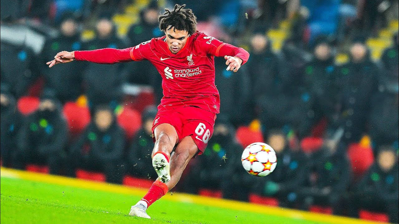 Trent Alexander-arnold Kicks Star Ball