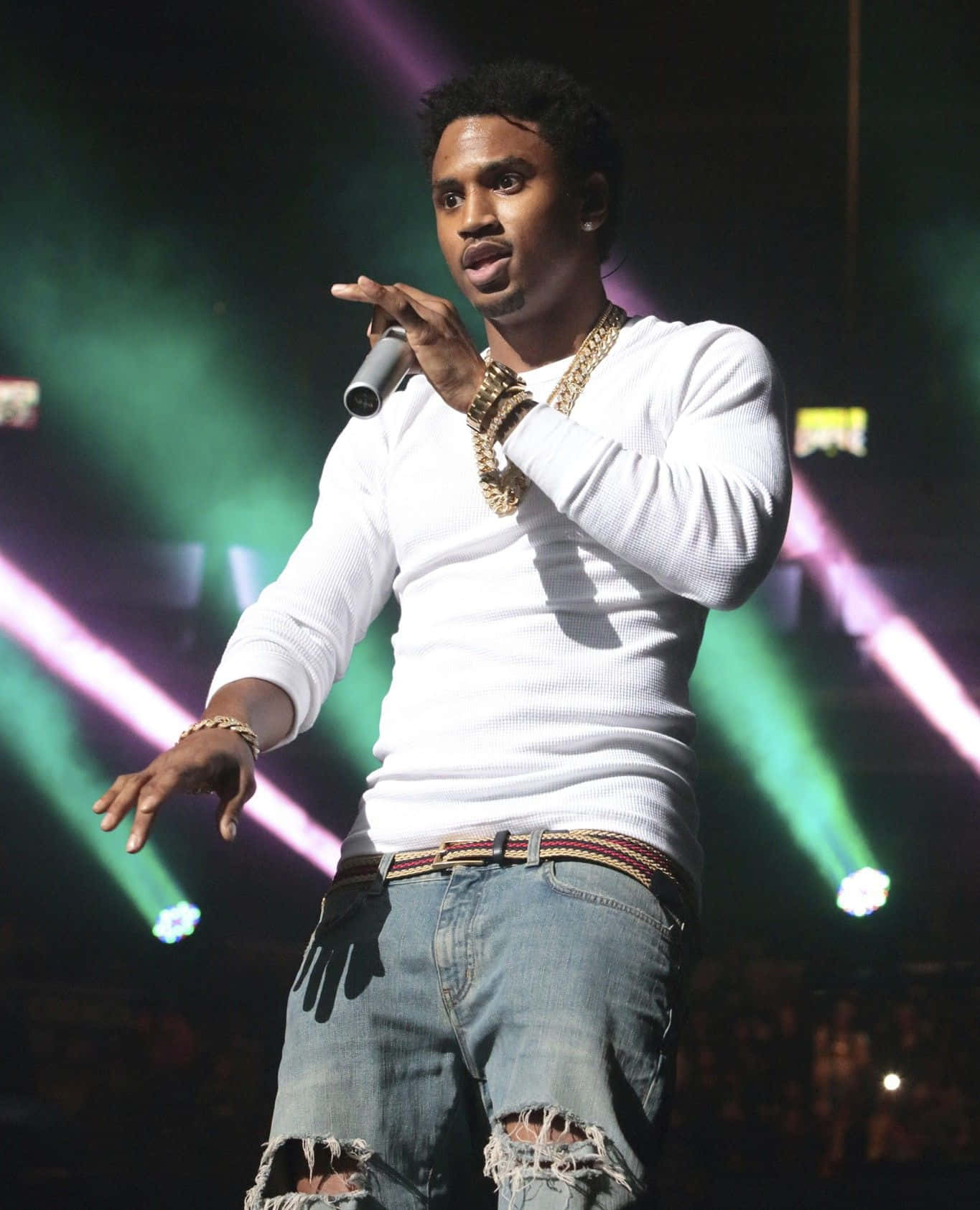 Trey Songz Delivering An Electrifying Performance Background