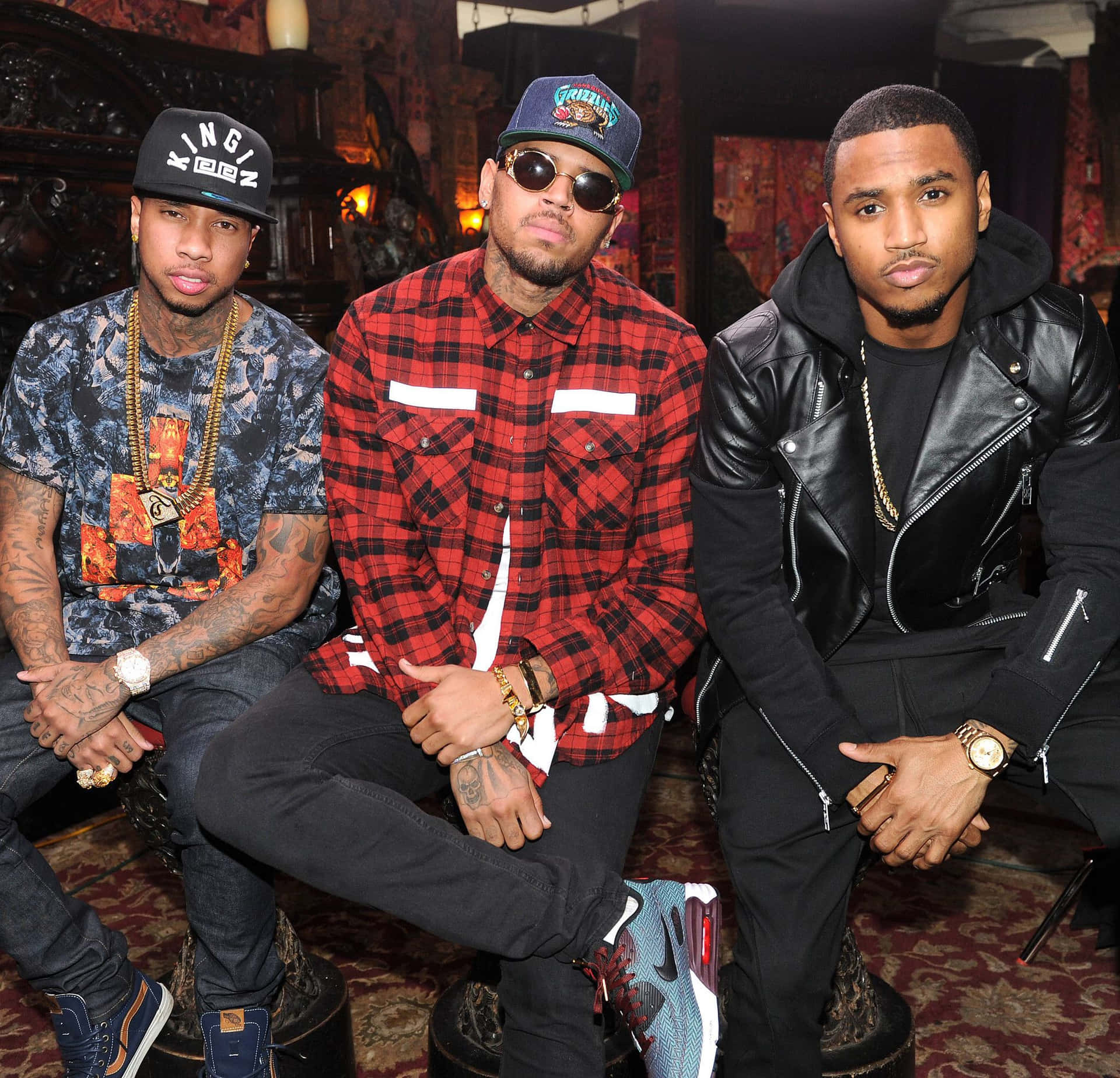 Trey Songz Delivering Smooth And Soulful Music Background