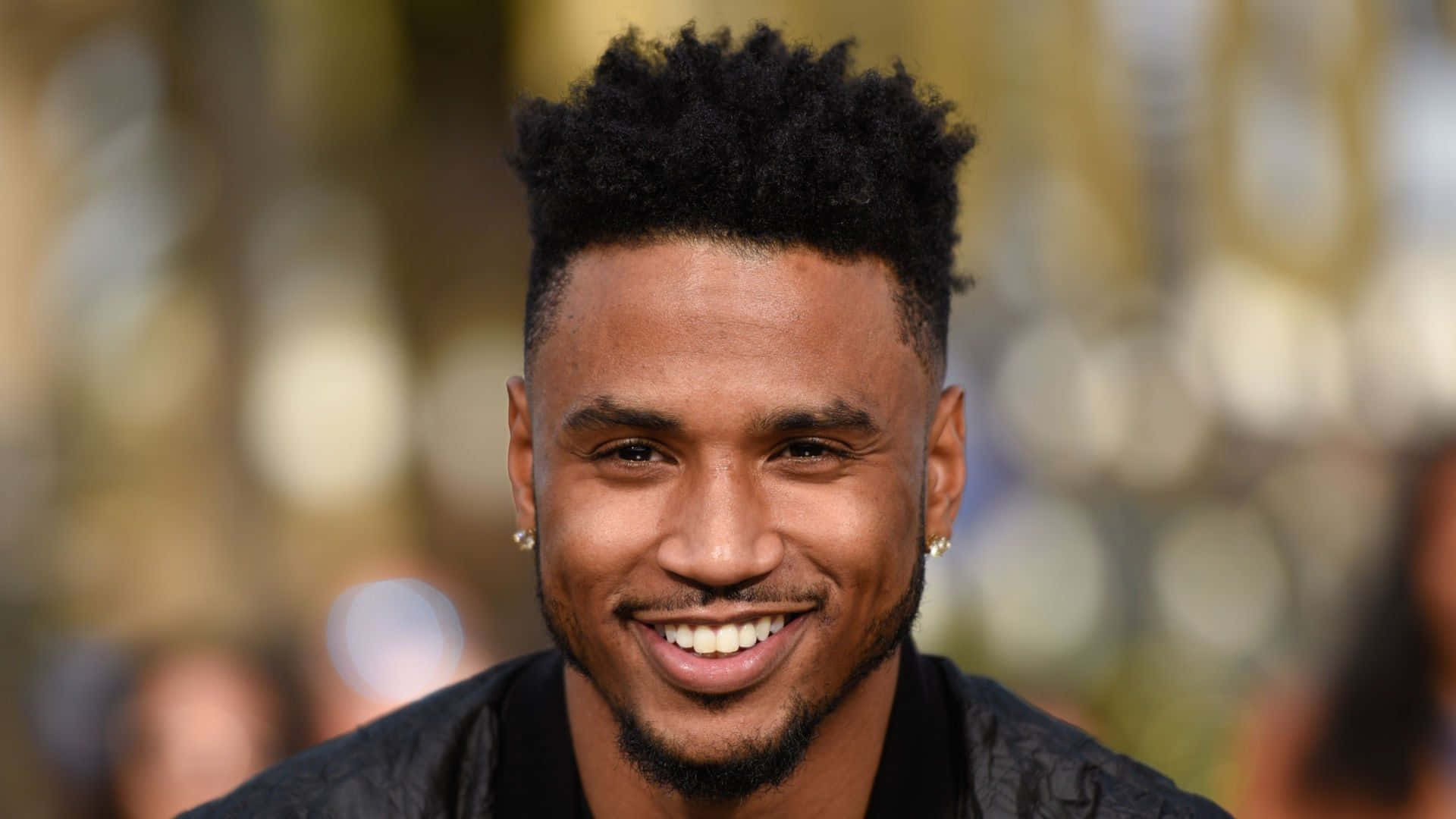 Trey Songz Smiling Background