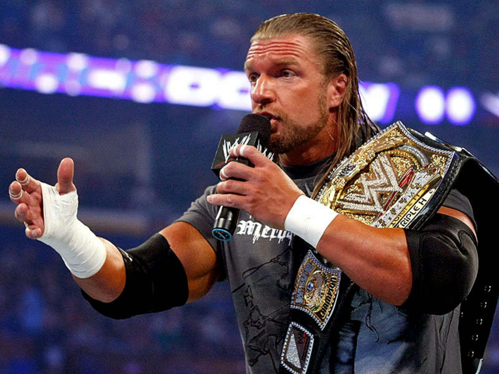 Triple H Receiving Wwe Belt 2008 Background