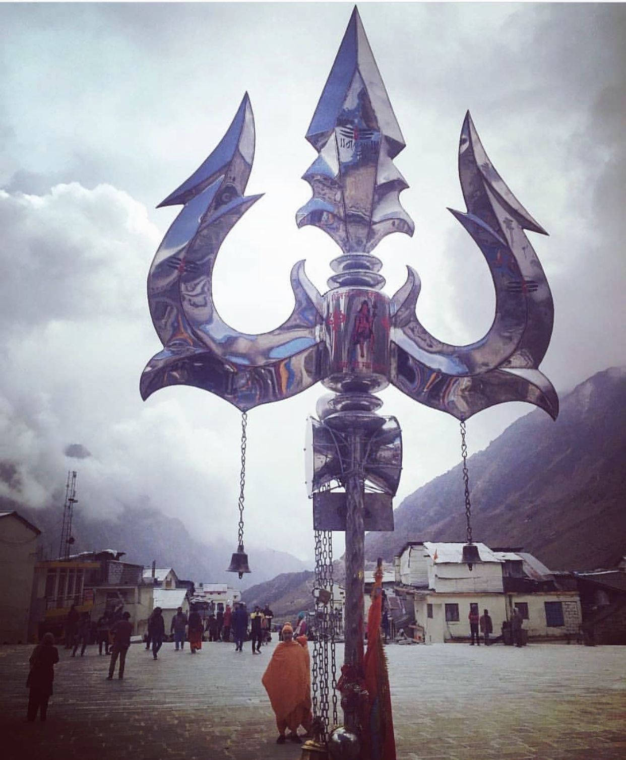 Trishul Shiny Sculpture Background