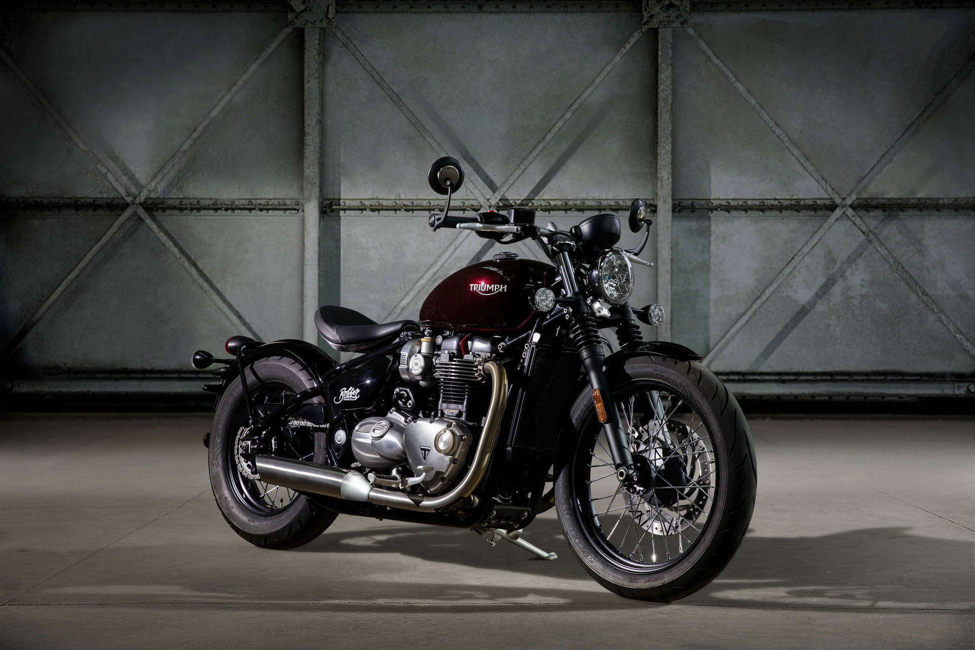 Triumph Bonneville Bobber Dark Red