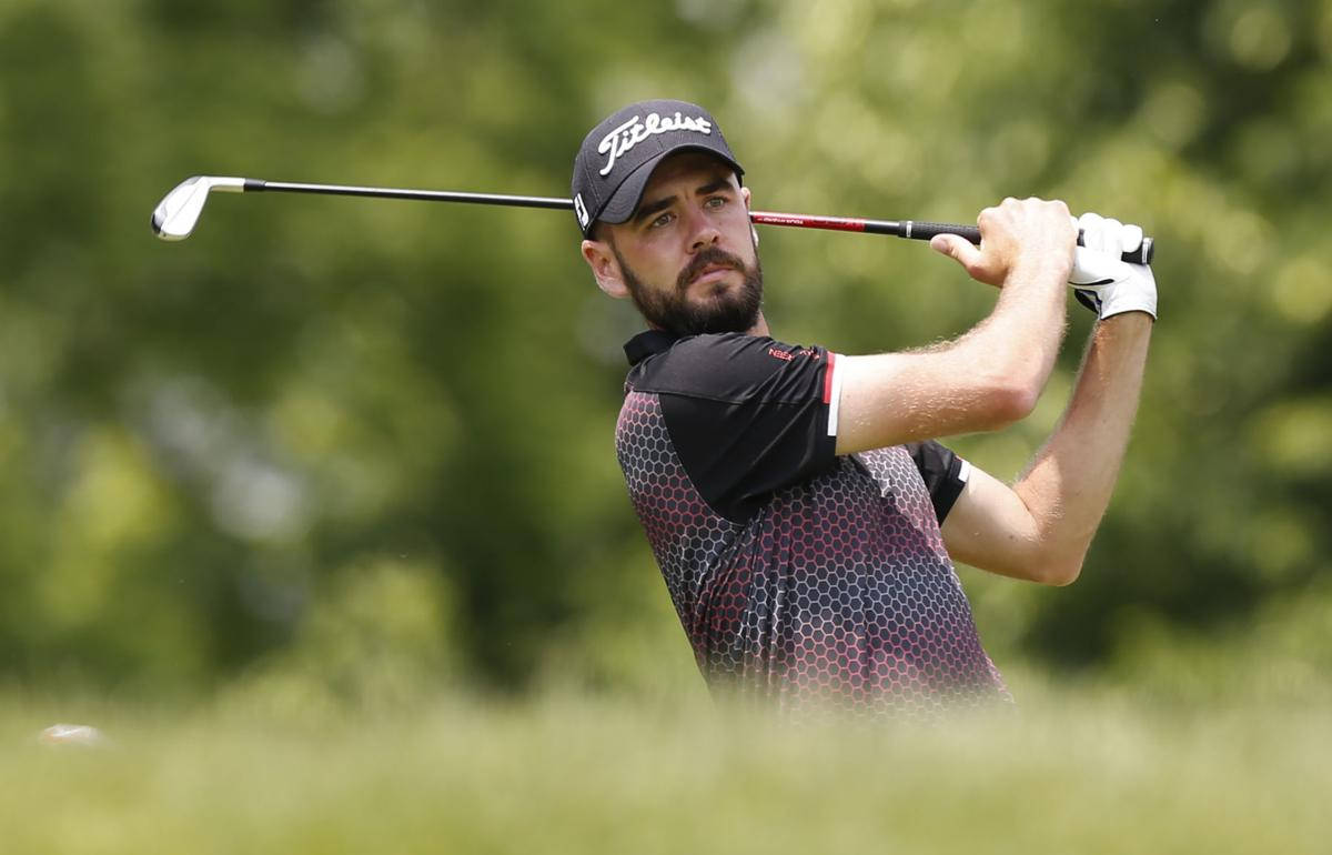 Troy Merritt Playing Golf Background