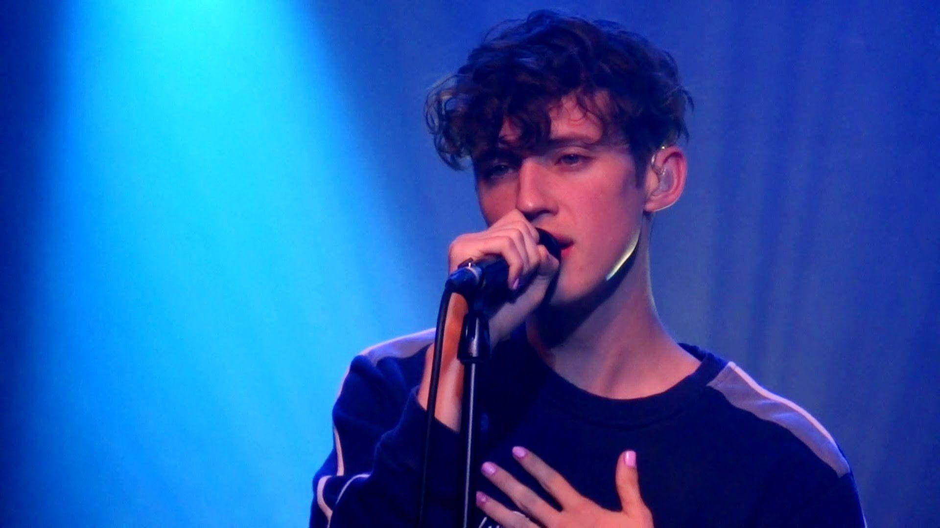 Troye Sivan Delivering A Stellar Performance In Concert