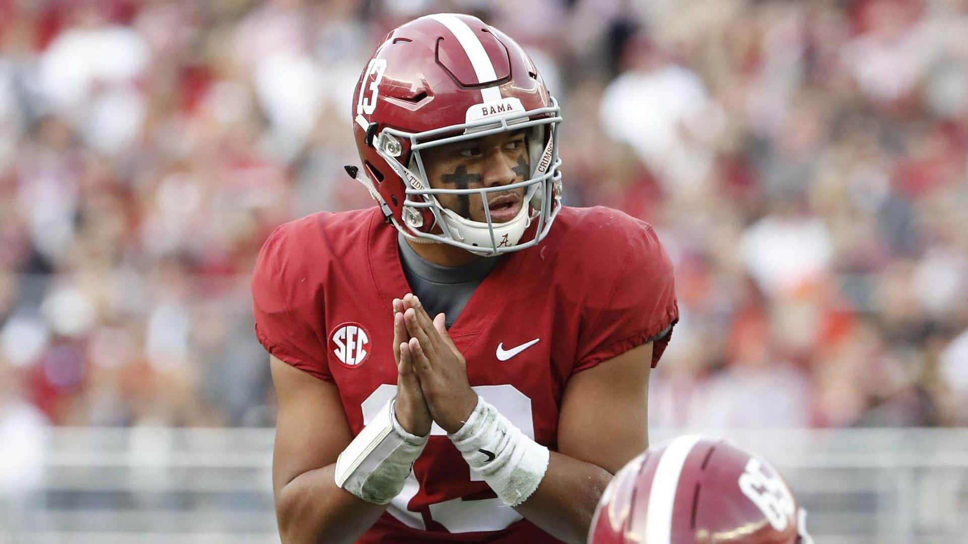 Tua Tagovailoa Clapping Background