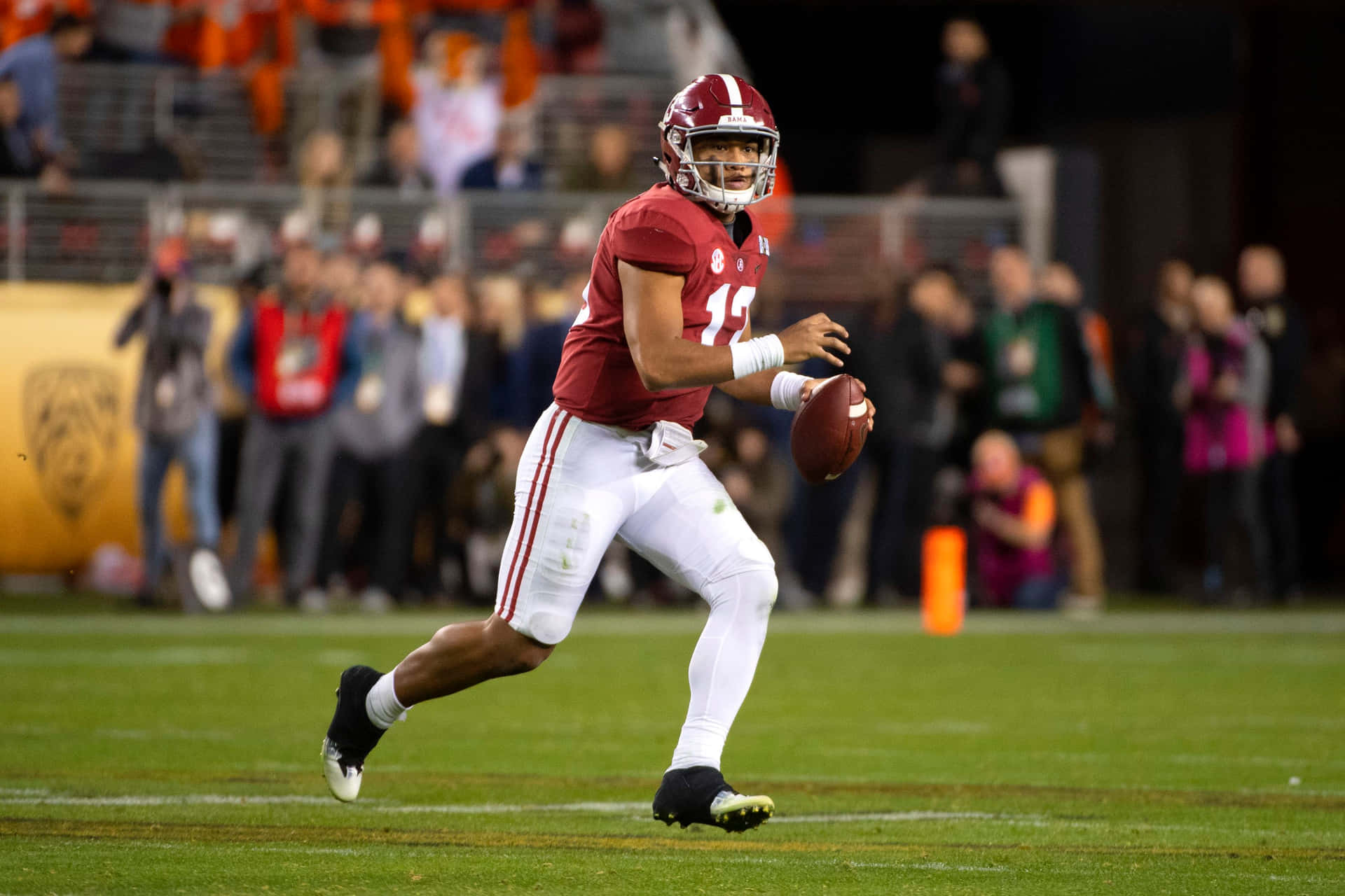 Tua Tagovailoa Sprinting Background