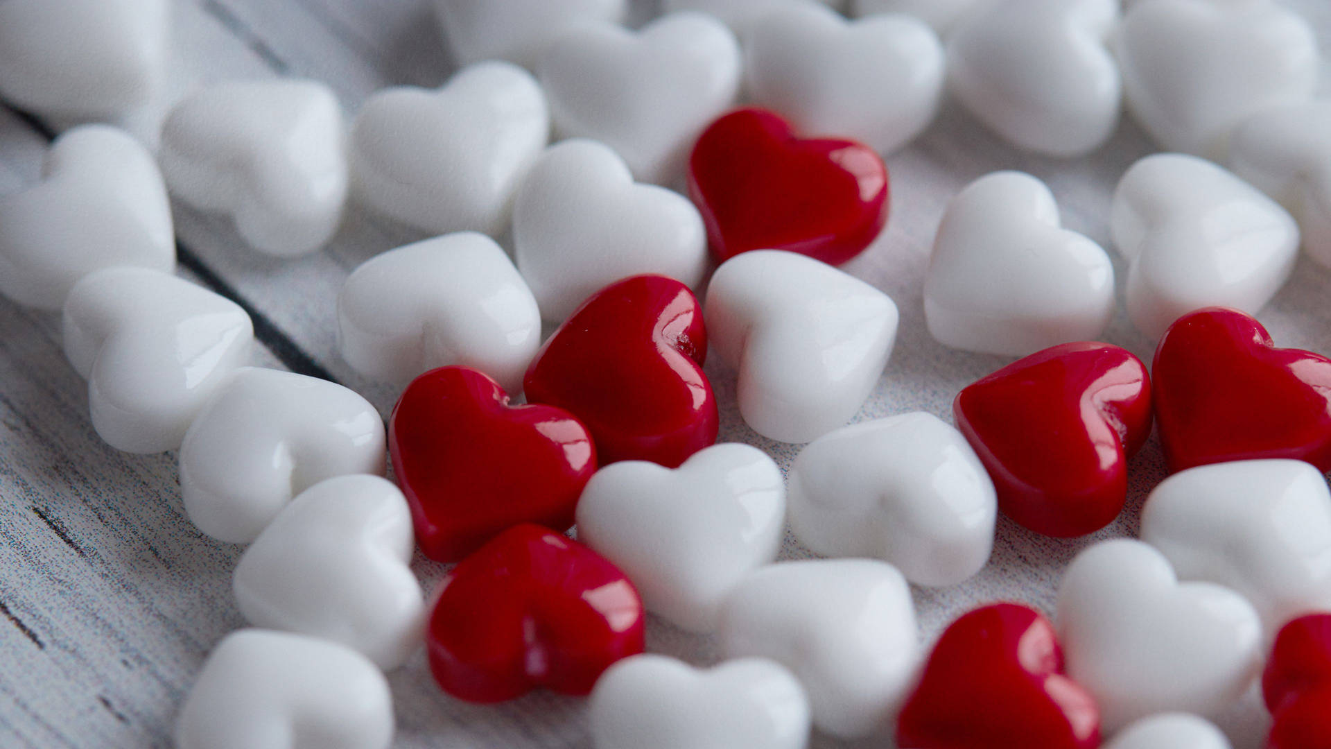 Tumblr Valentines Day Red And White Heart Beads Background