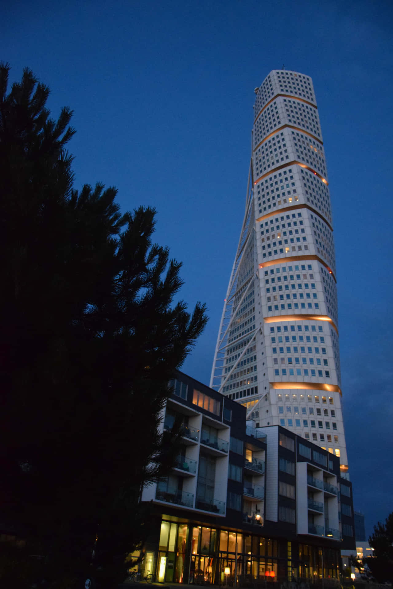 Turning Torso Evening Trees Background