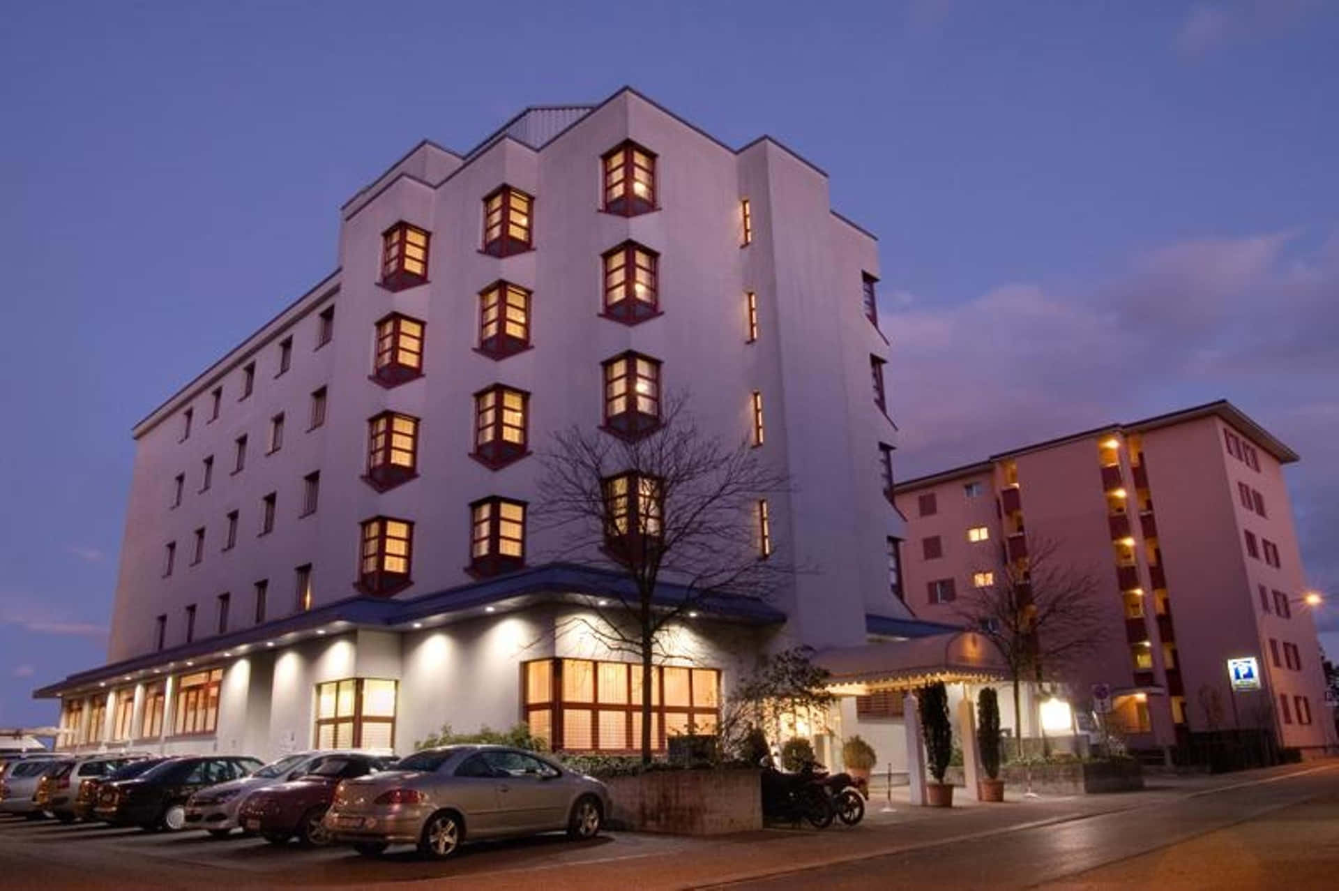 Twilight Hotel Exterior Dietikon Background