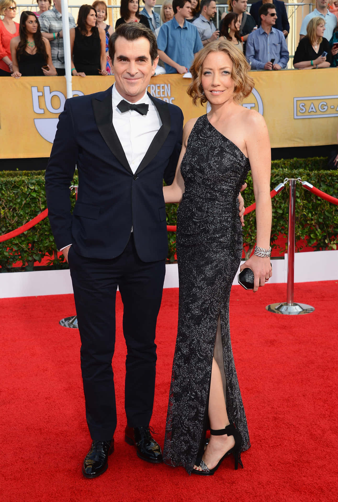 Ty Burrell Smiling At An Event Background