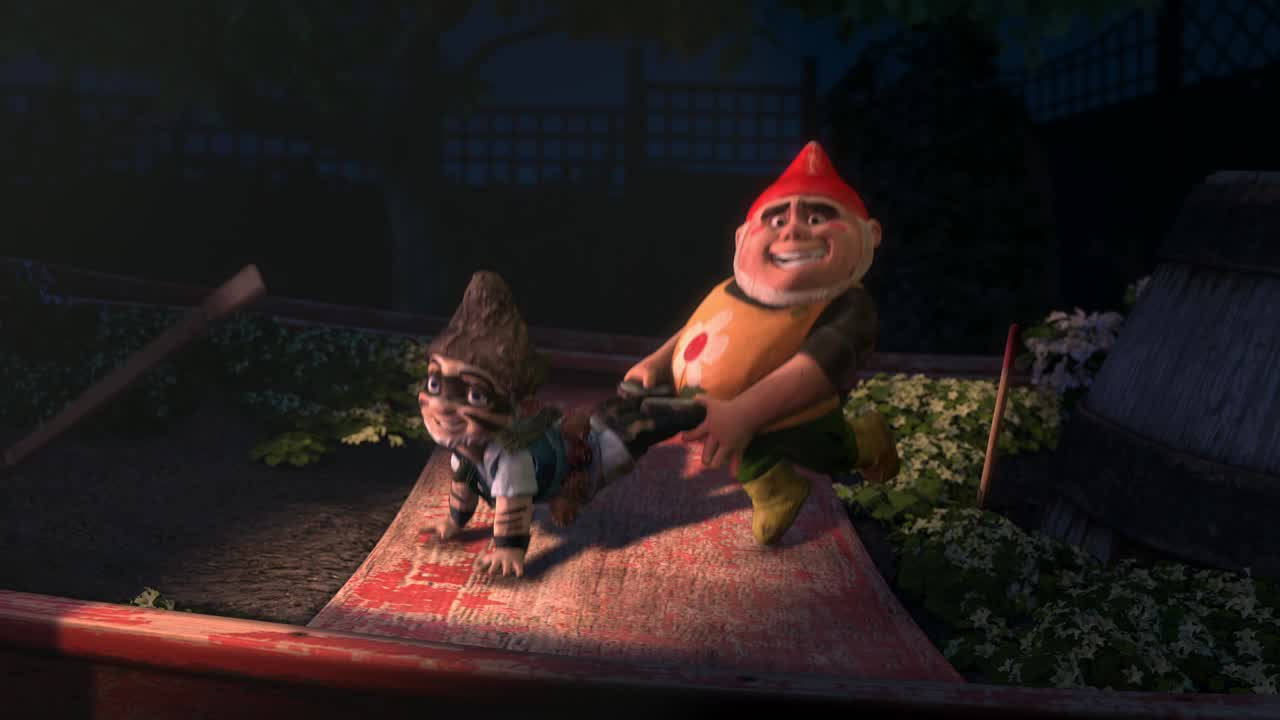 Tybalt And Gnome In Camouflage Gnomeo And Juliet