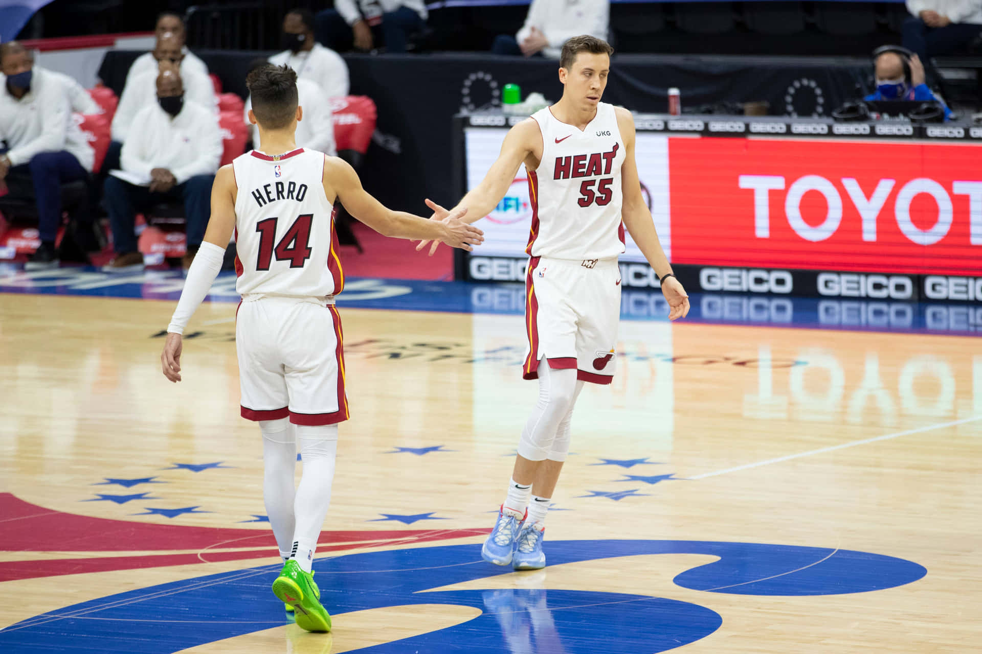 Tyler Herro Playing With The Miami Heat Background