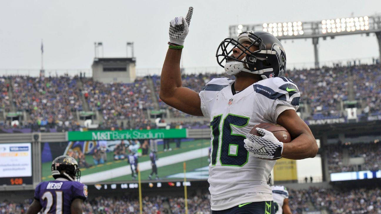 Tyler Lockett Football Player Seattle Seahawks Crowd