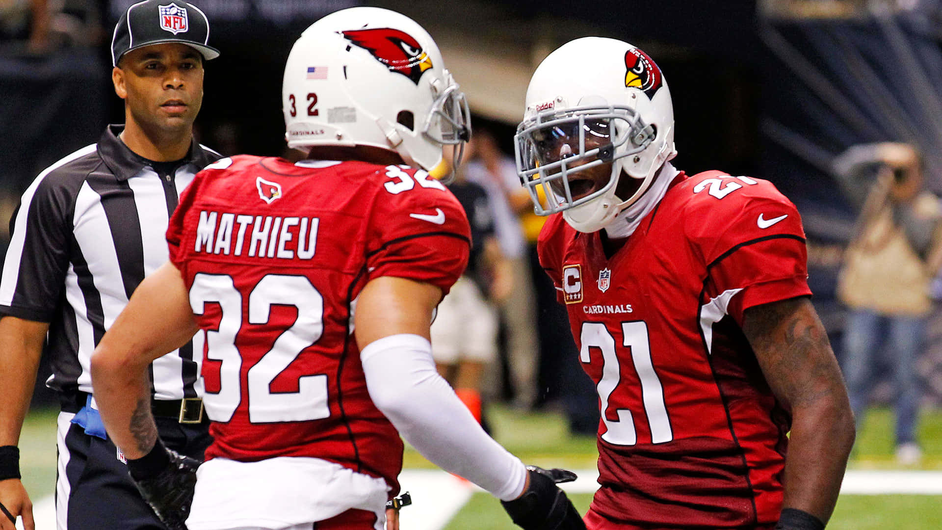 Tyrann Mathieu Blazing A Path In Nfl Background