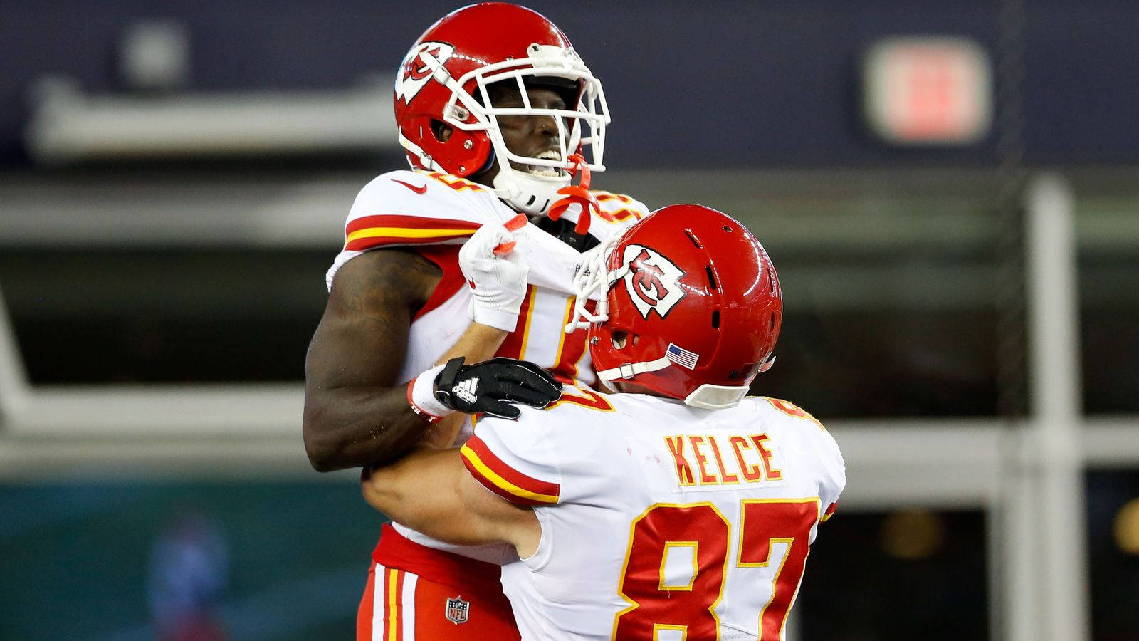 Tyreek Hill And Travis Kelce Background