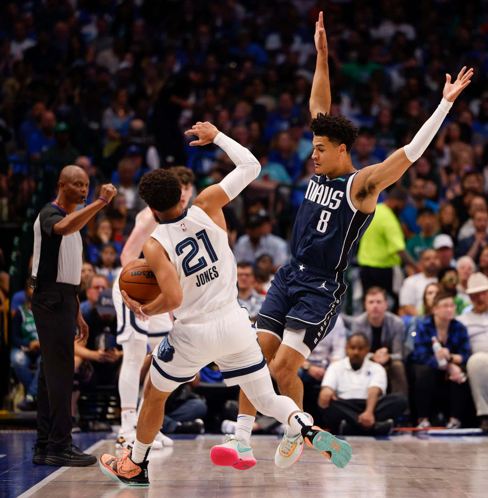 Tyus Jones And Christian Wood Background