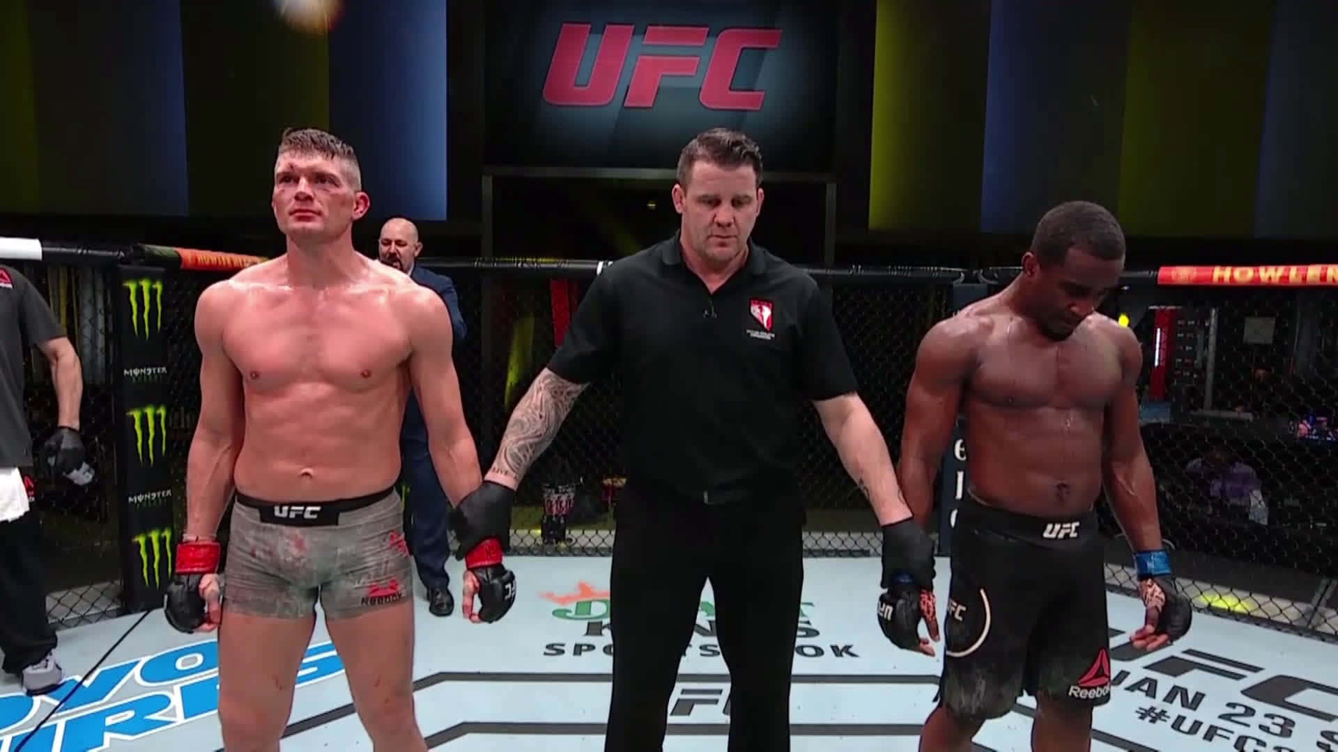 U F C Fight Decision Moment Background