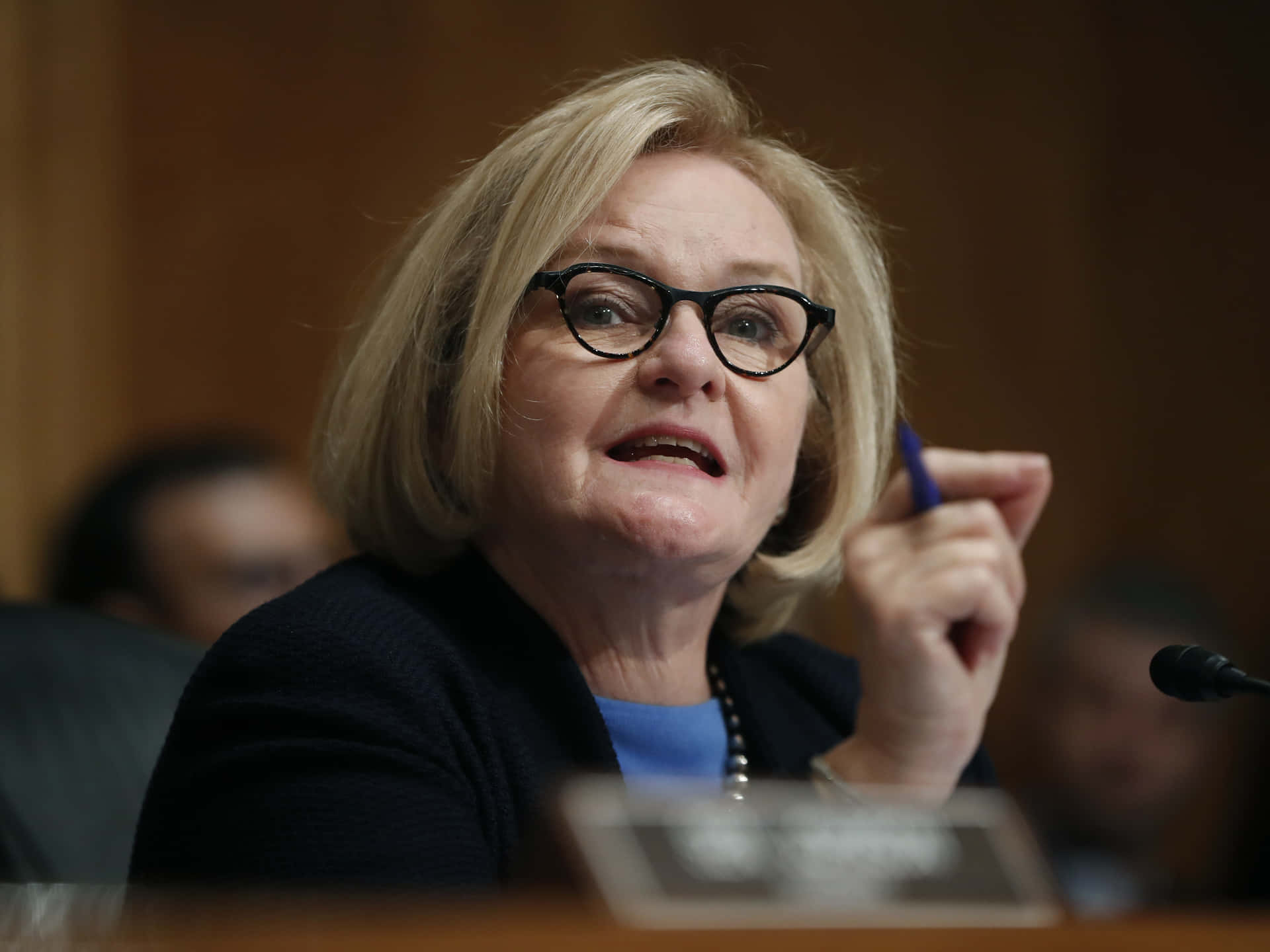 U.s. Senator Claire Mccaskill Pointing During A Senate Hearing Background