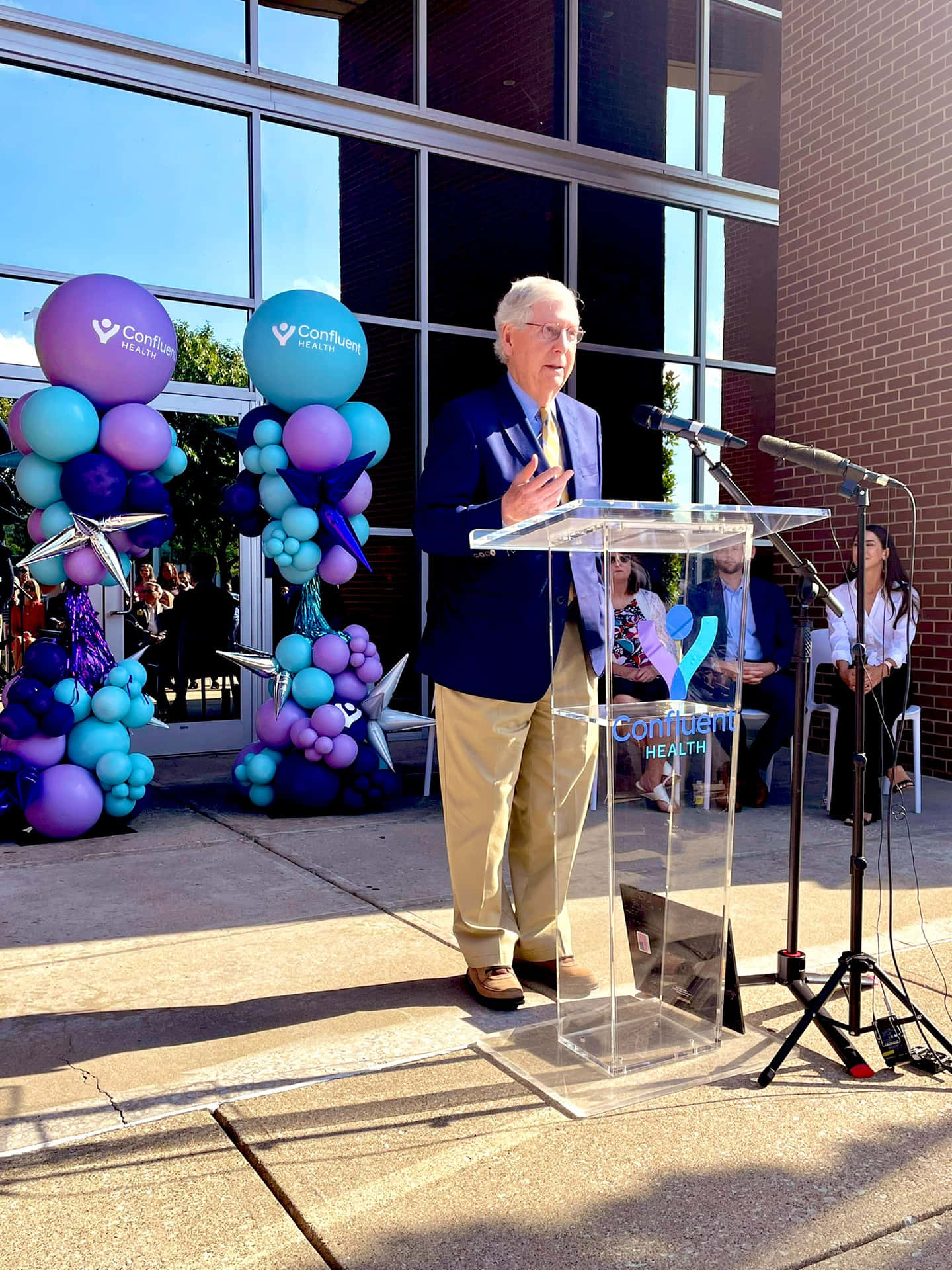 U.s. Senator Mitch Mcconnell At Confluent Health Event. Background