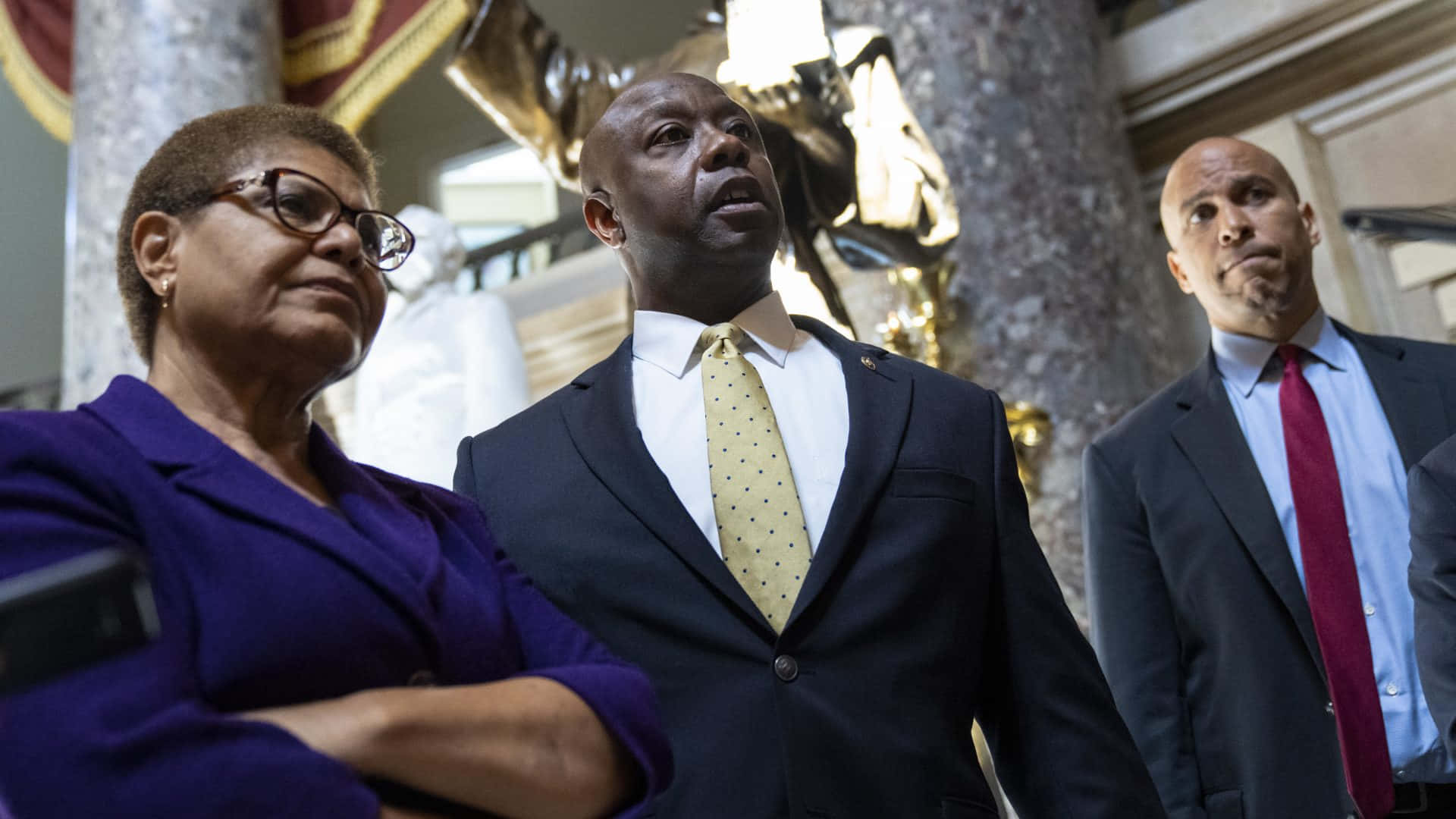 U.s Senators Tim Scott, Cory Booker, And Representative Karen Bass Engaged In Deep Discussion Background