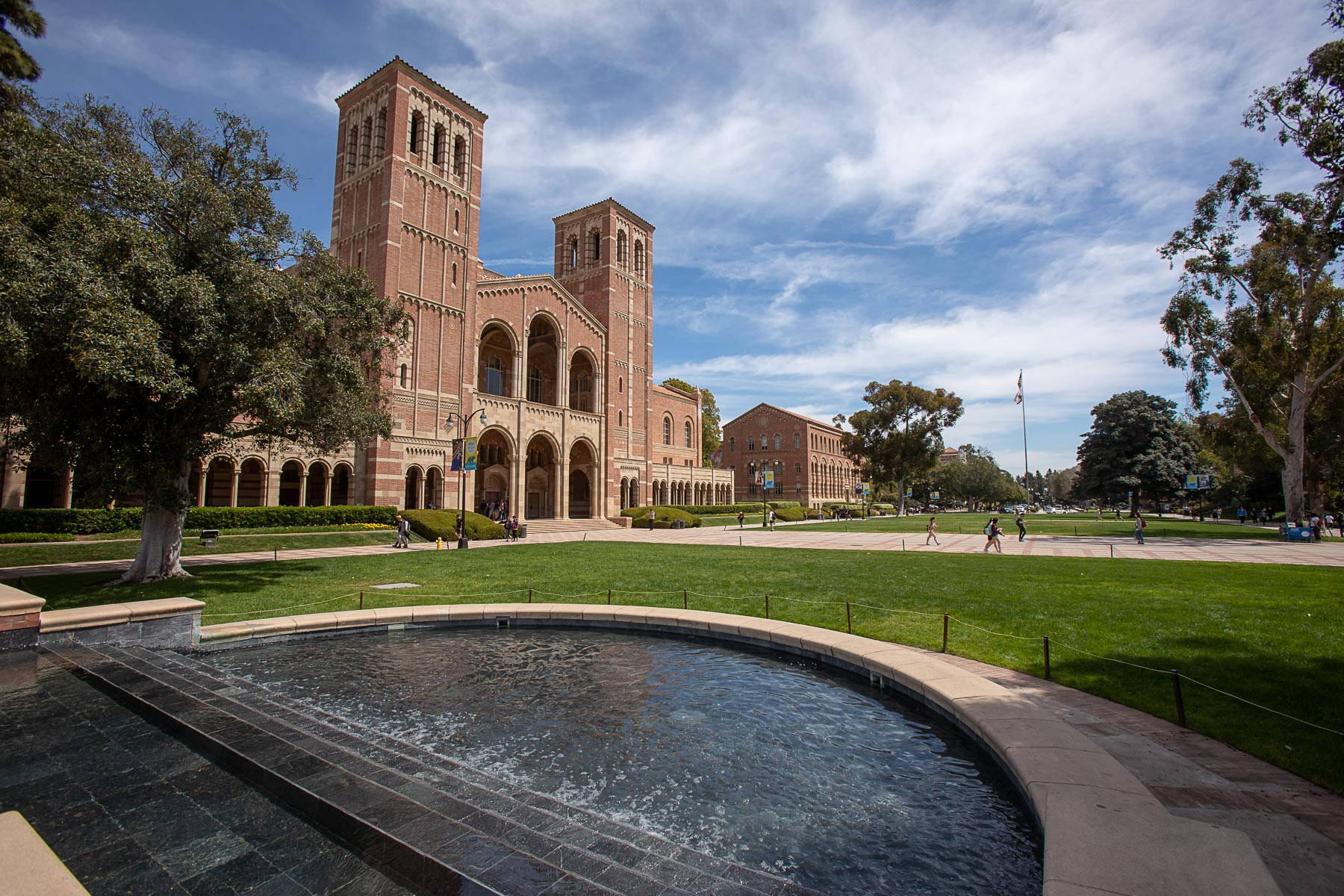 Ucla Outdoor Fountain Background