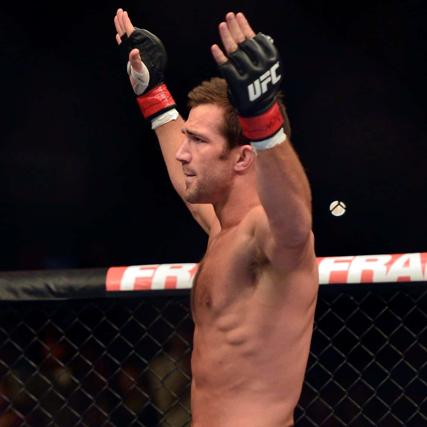 Ufc Fighter Luke Rockhold Side Angle Shot Background