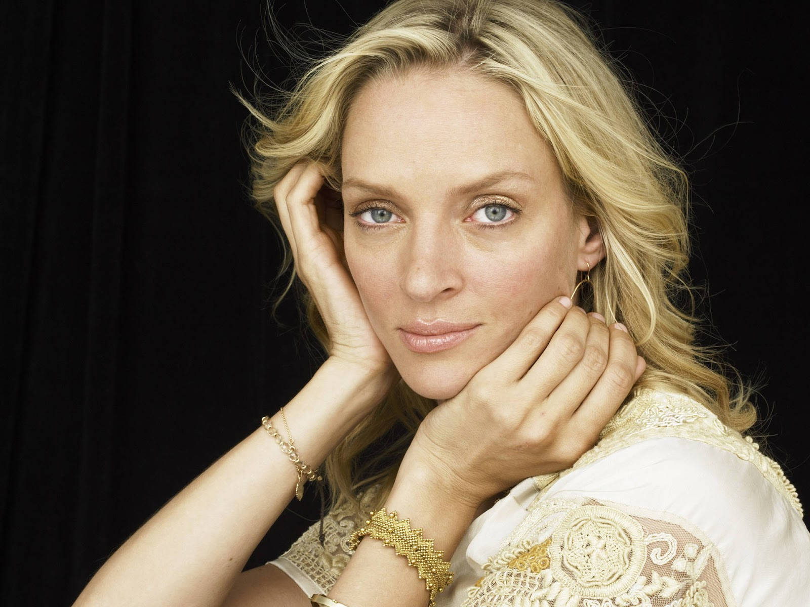 Uma Thurman Fresh Face Photoshoot Background