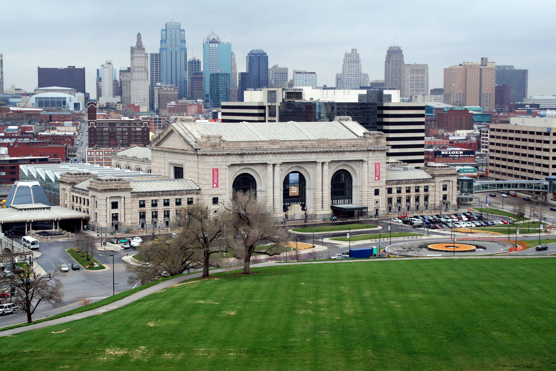 Union Station Outdoors Green Field Background