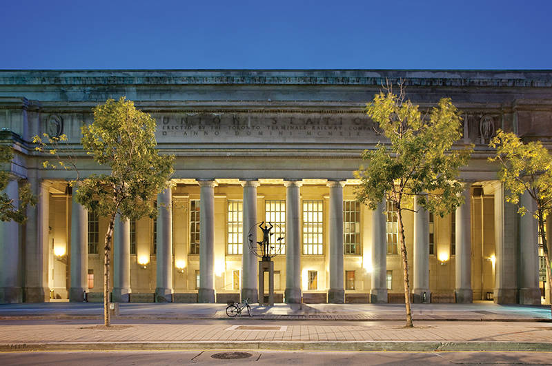 Union Station Pillars With Trees Background