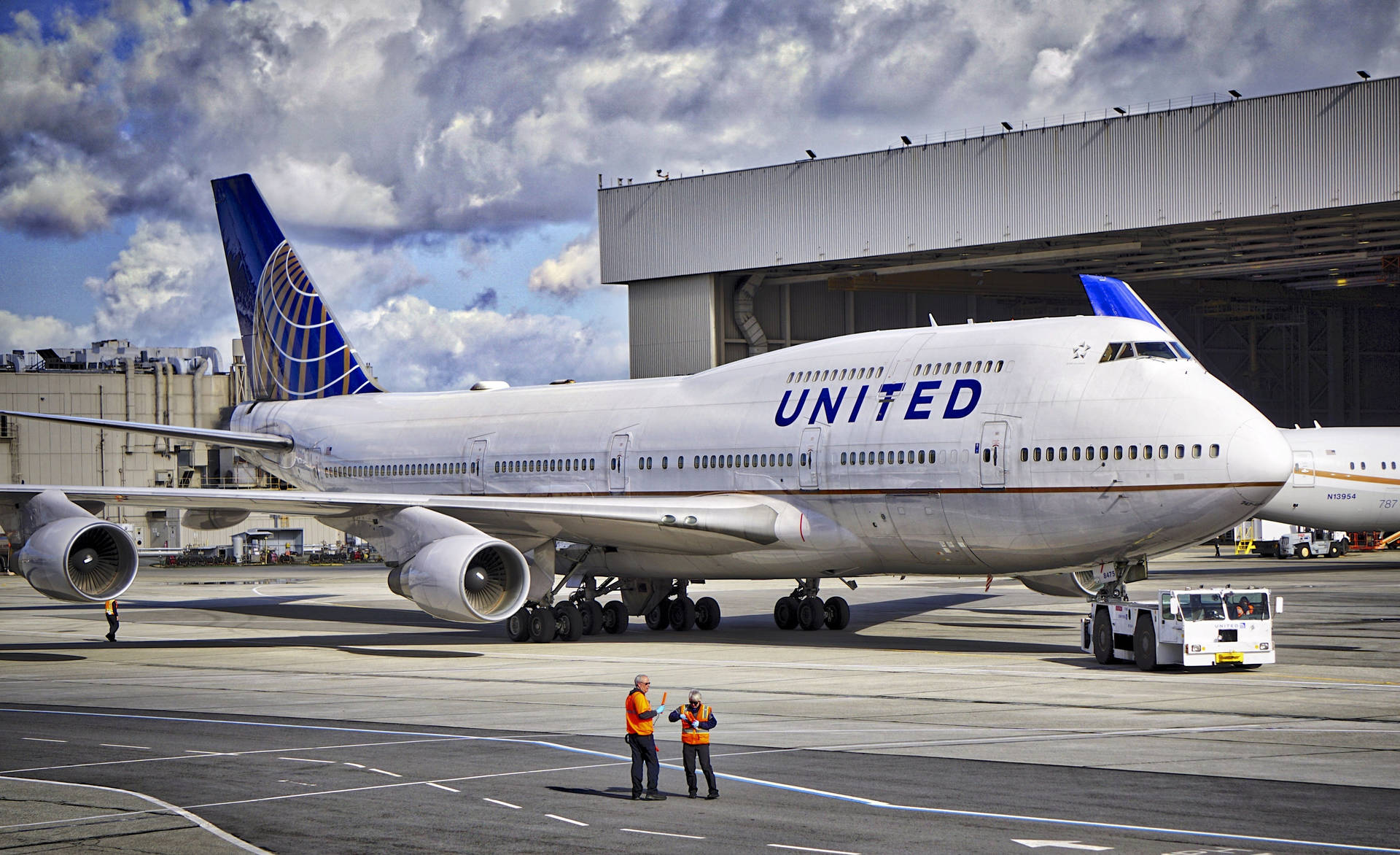 United Airlines Plane On Maintenance