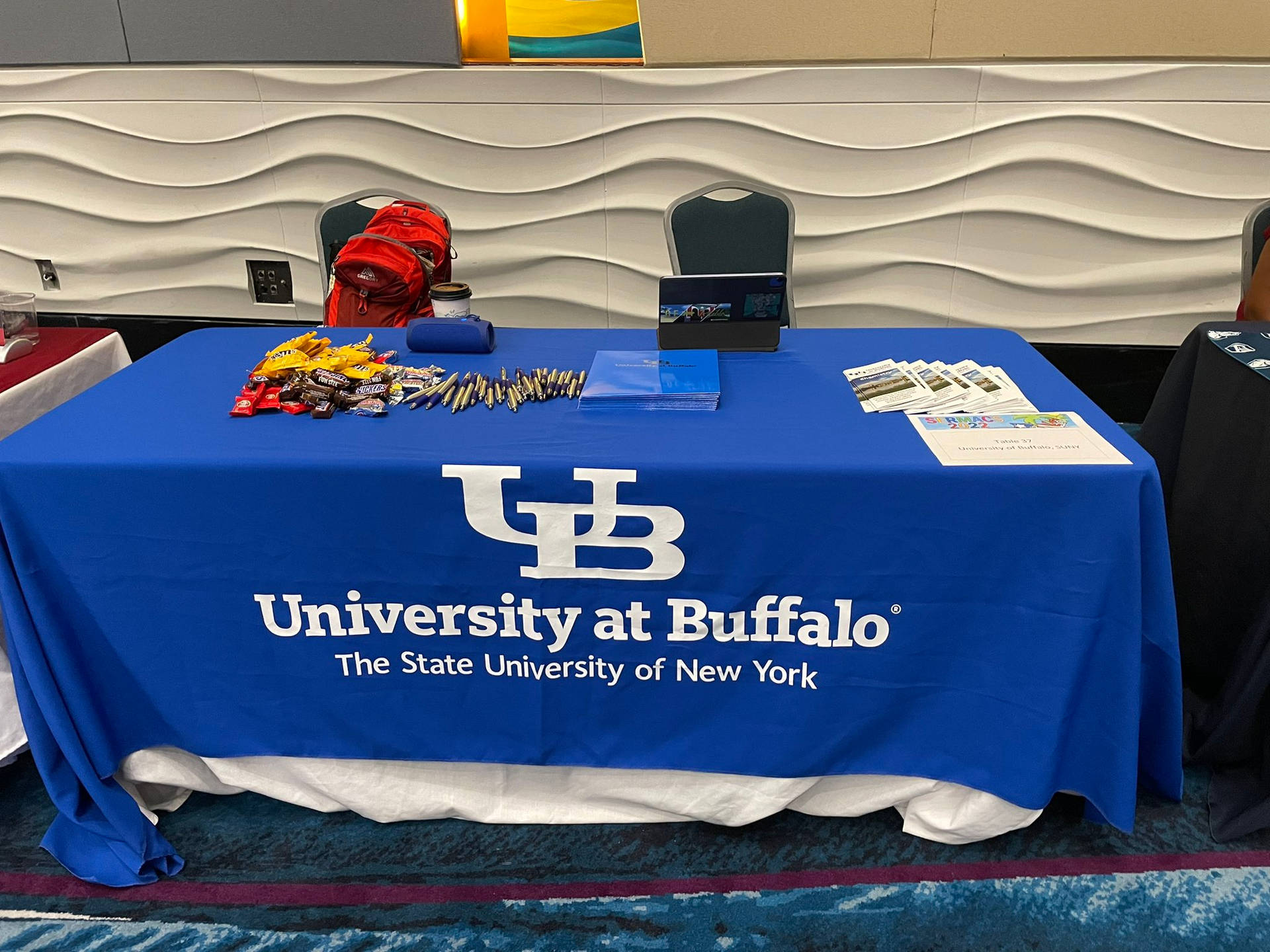 - University At Buffalo, Suny Campus View At Twilight Background