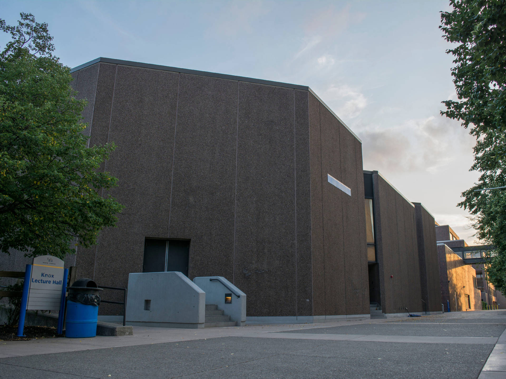 University At Buffalo Suny Knox Hall Background