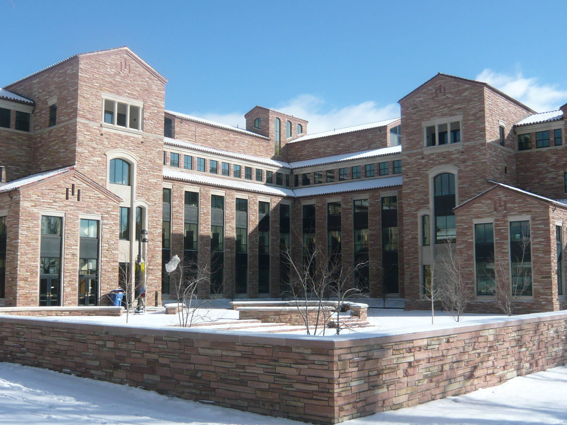 University Of Colorado At Boulder's Prestigious Wolf Law Building Background