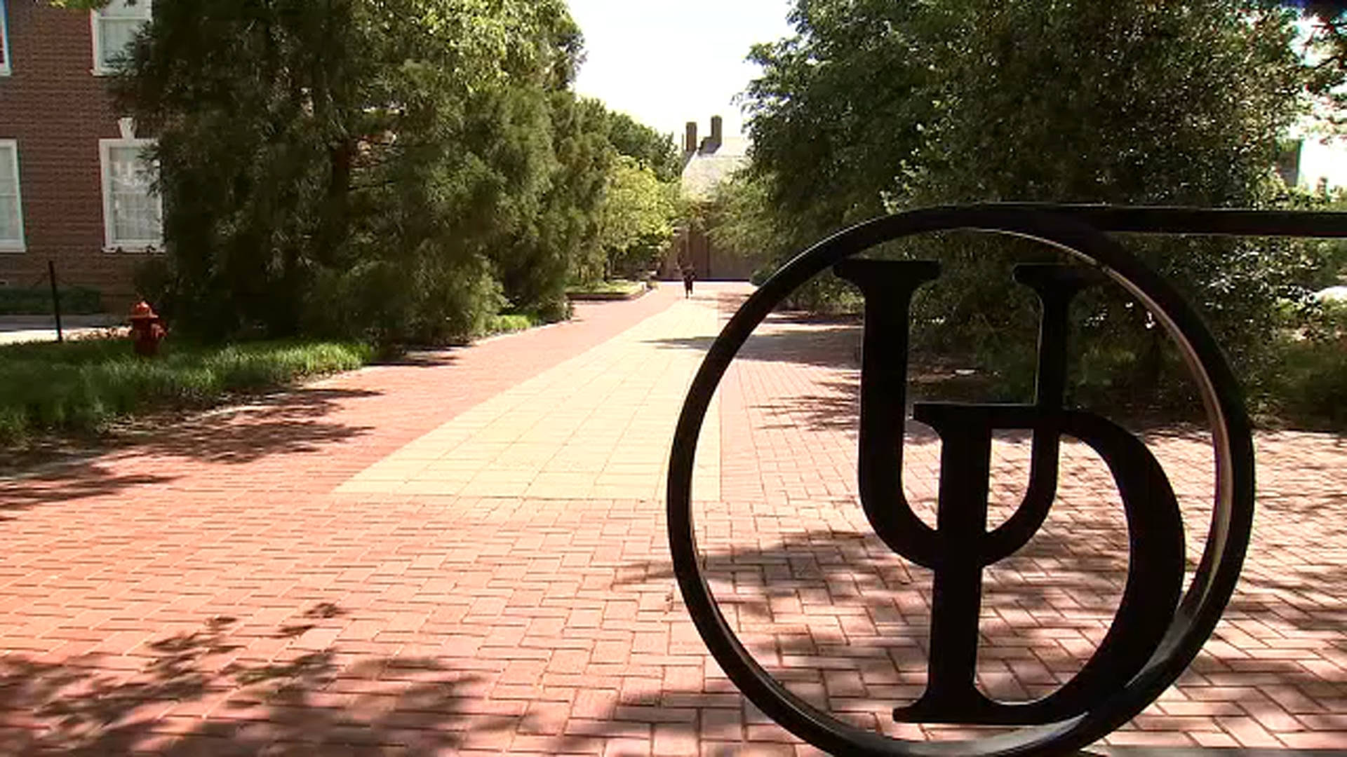 University Of Delaware Campus Walkway Background