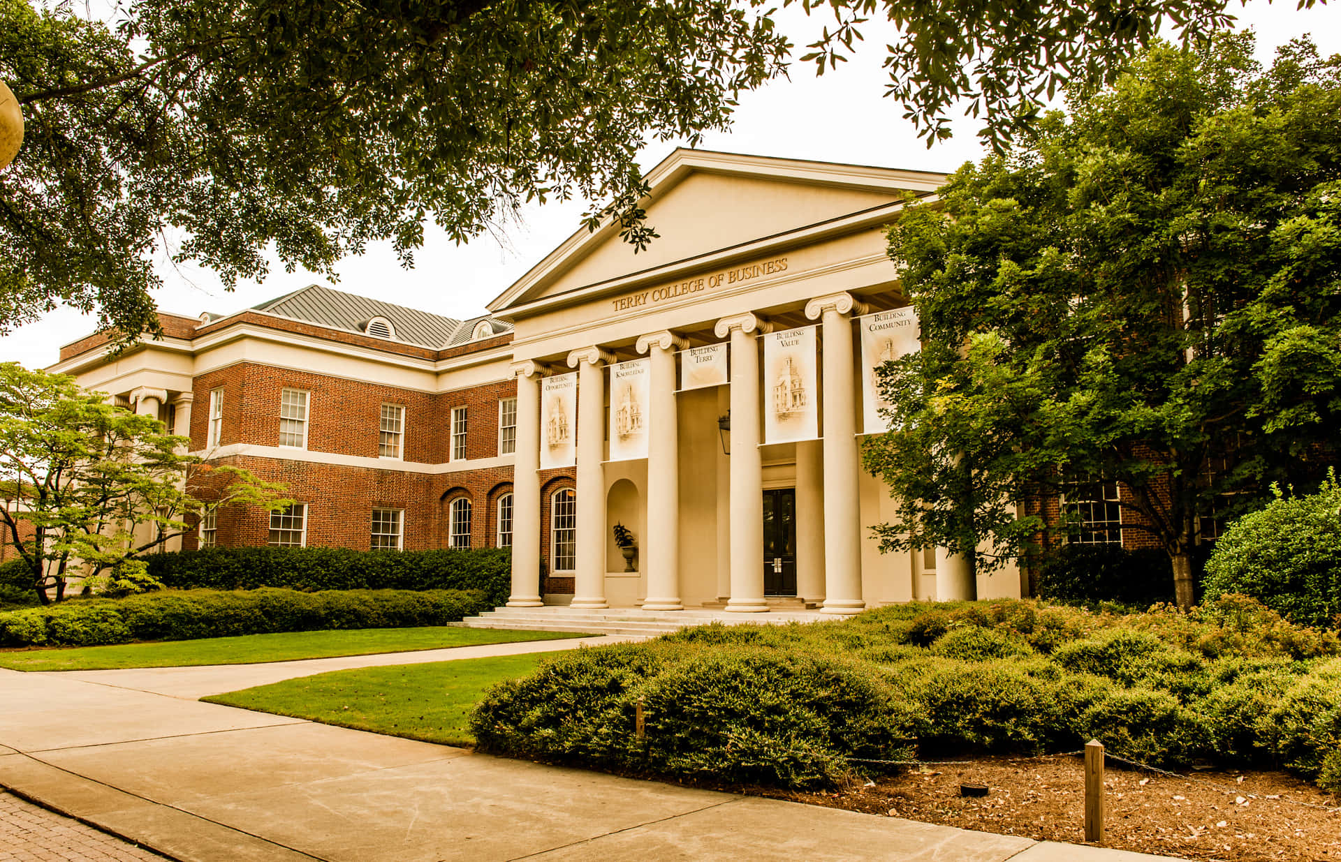 University Of Georgia College Of Business Background